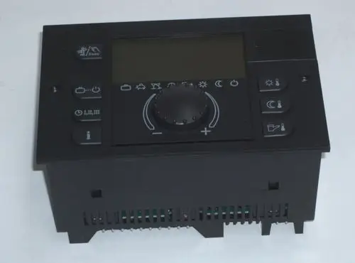 Daikin Steuerung mit Display und Bedienelementen, inklusive Drehregler und Symbolen, geeignet für die Steuerung von Heizungsanlagen.